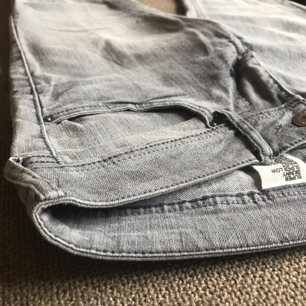 H&M Grey Skinny Low Waist Jeans, Size 28